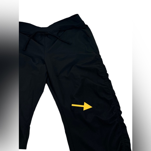 Athleta Size 12 Attitude Pant Pull On Lightweight Ruched Jogger Pants Black - Picture 11 of 12